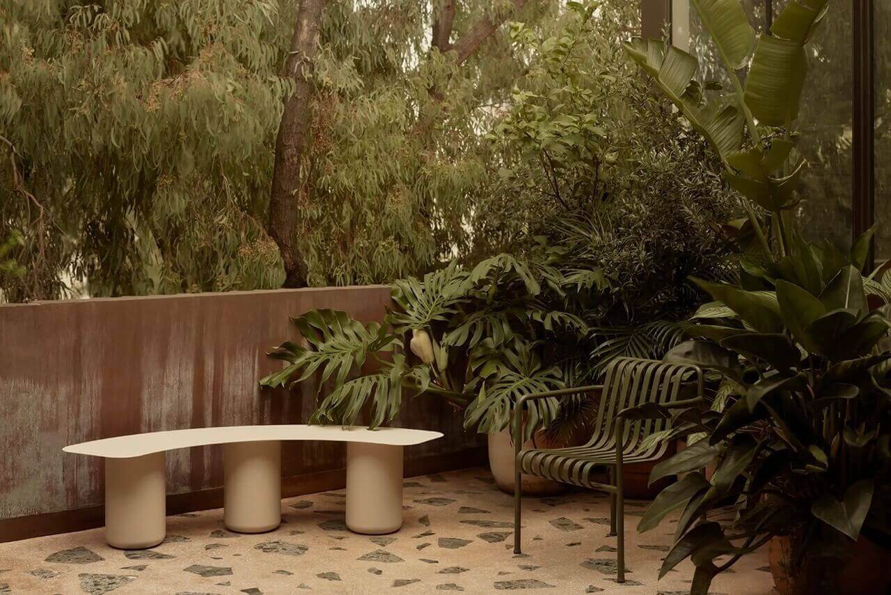 Sequence Curved Bench