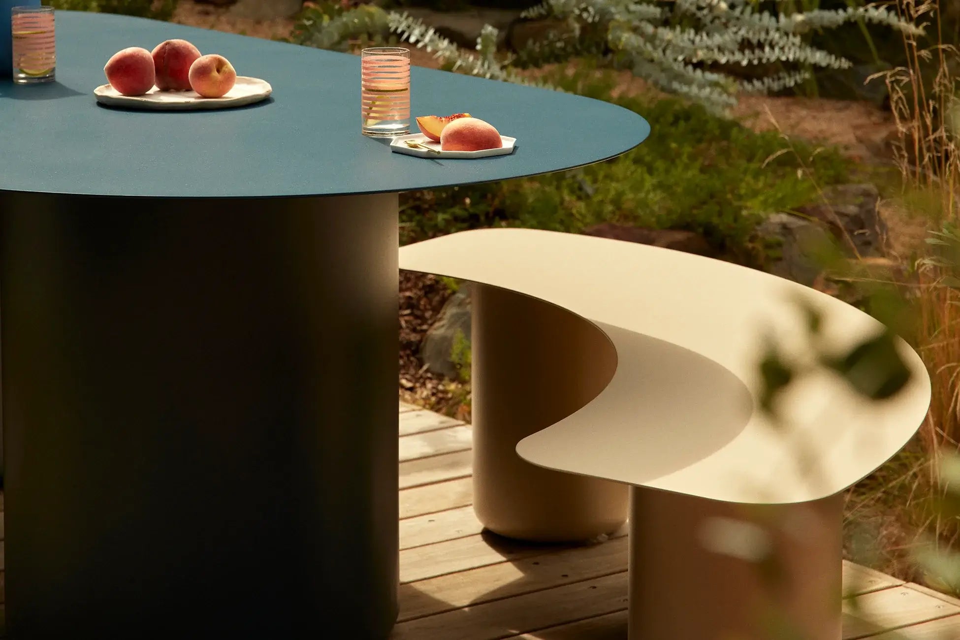 Sequence Curved Bench