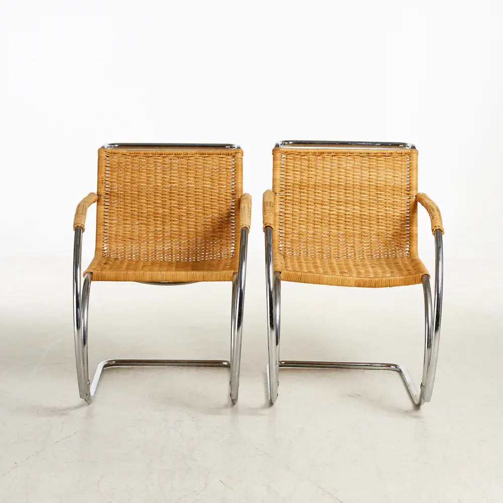 MR20 Armchair