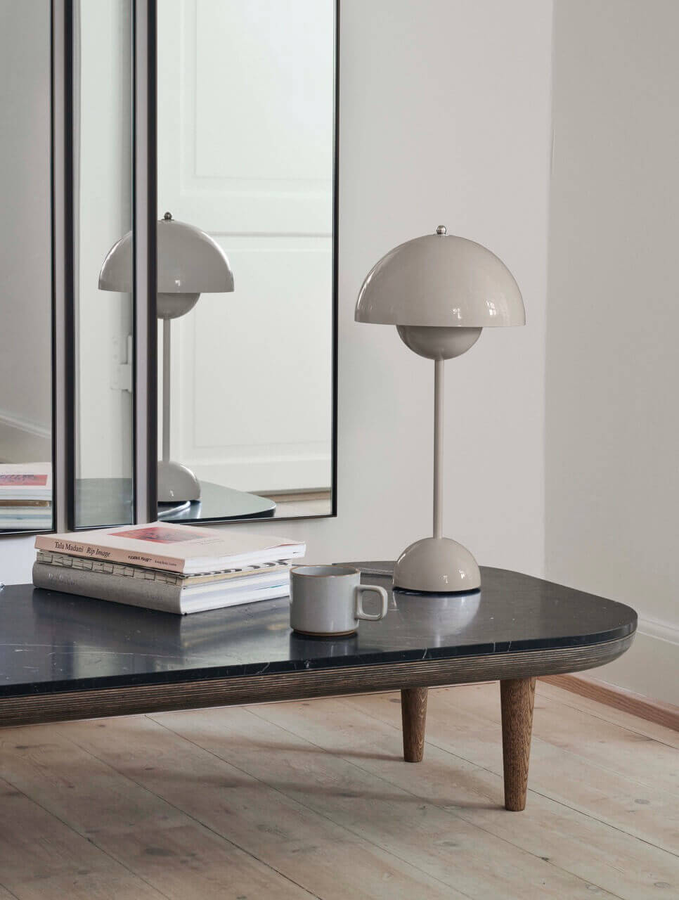 Flowerpot VP3 Table Lamp