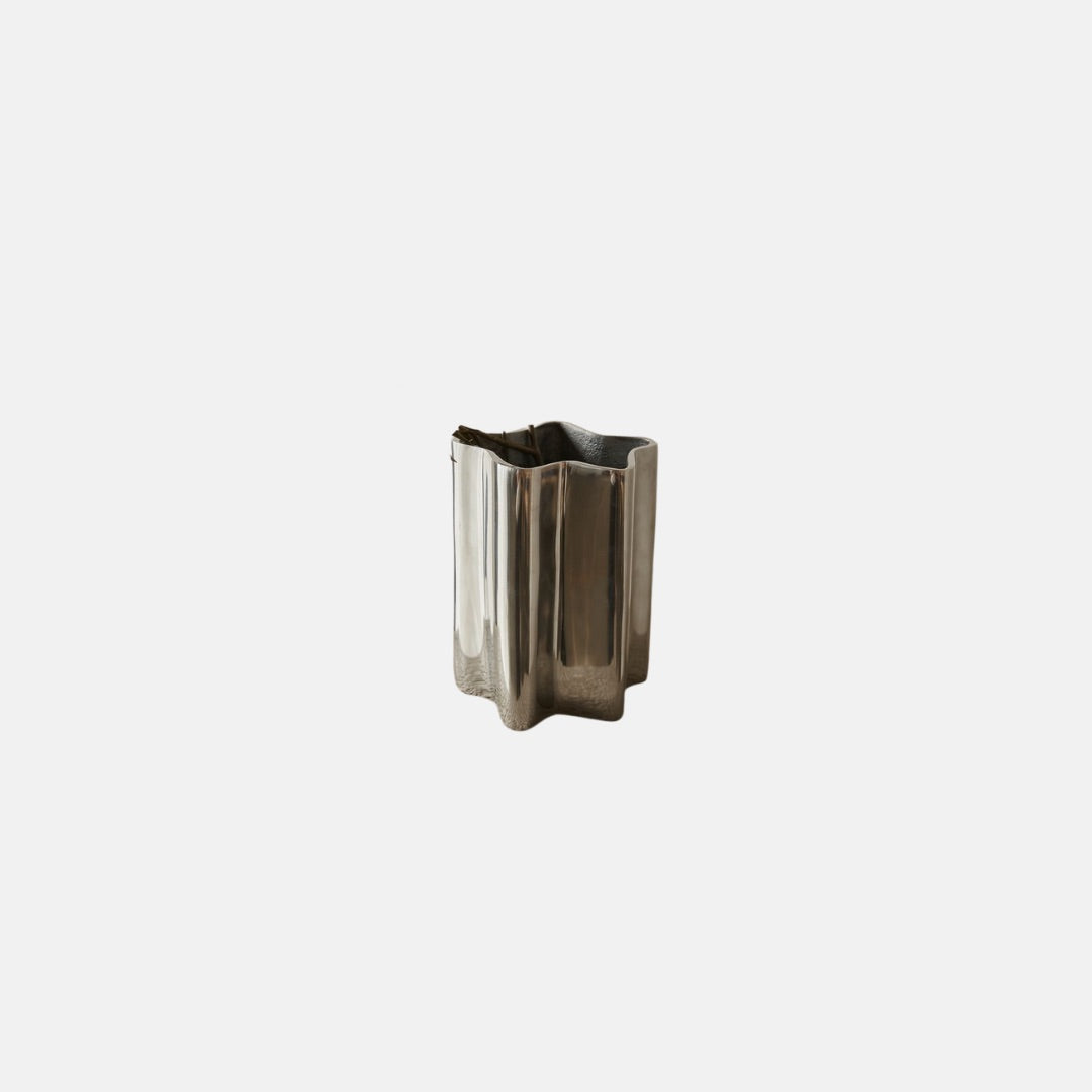 Theo Vase