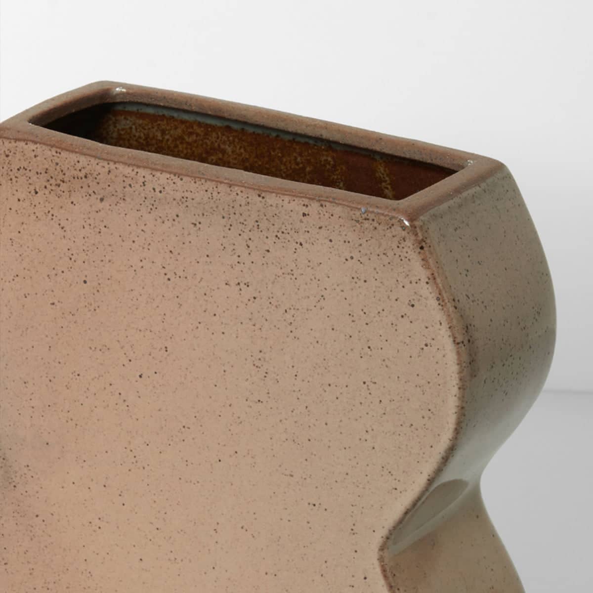 Middle Of Nowhere's Form Vase Small