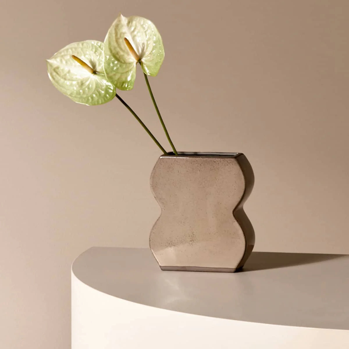 Middle Of Nowhere's Form Vase Small